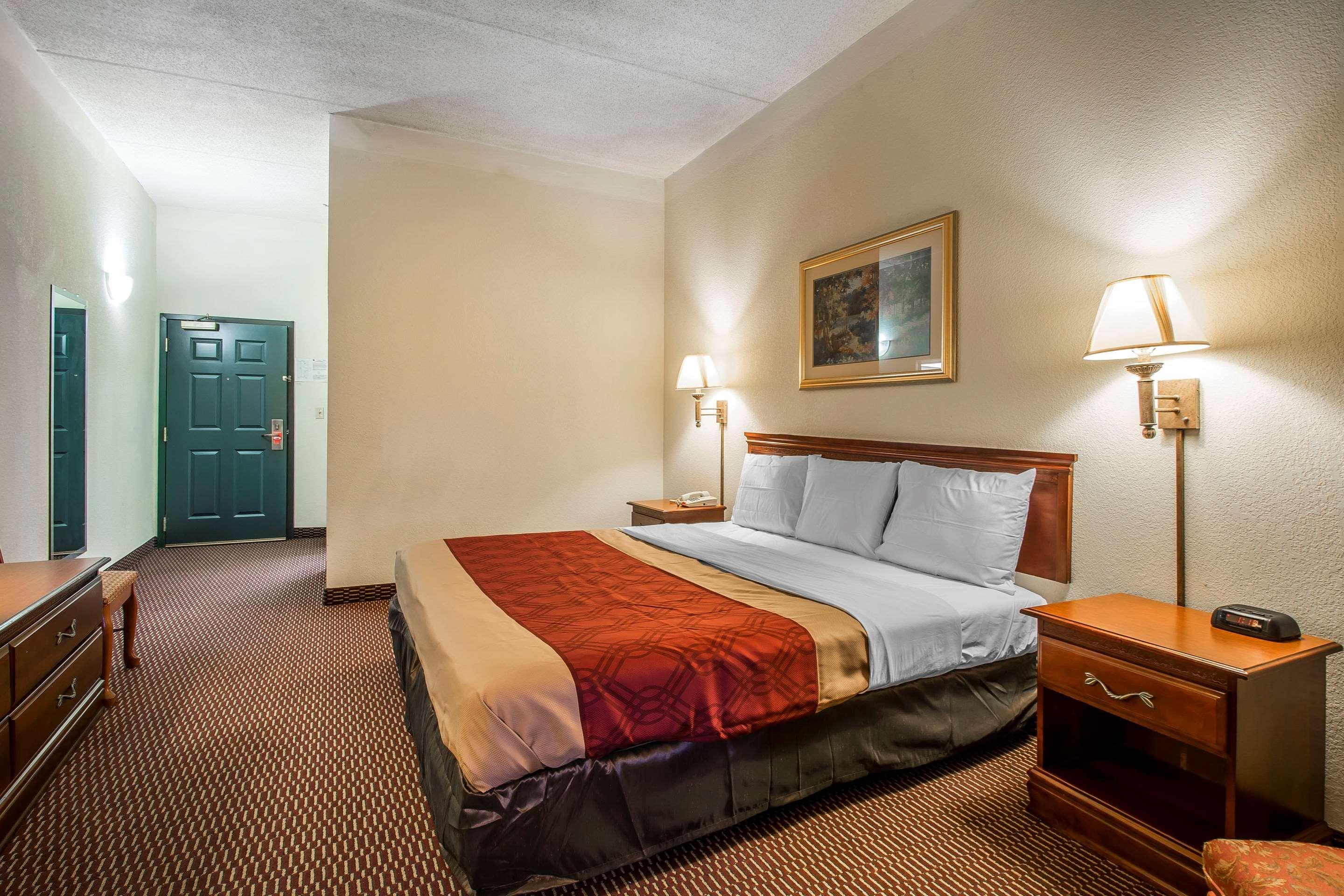 Econo Lodge Inn & Suites Marianna Exterior photo