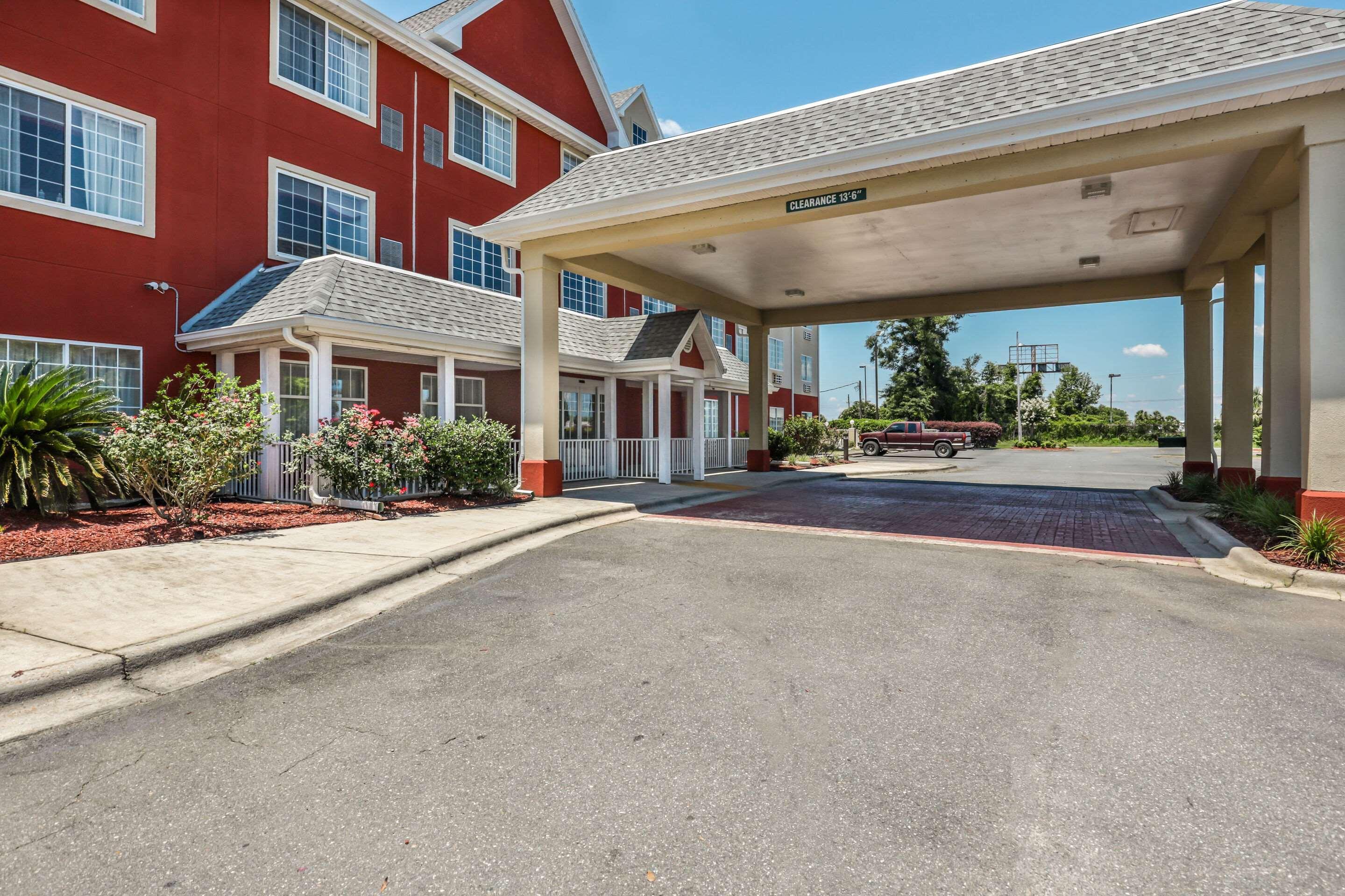 Econo Lodge Inn & Suites Marianna Exterior photo