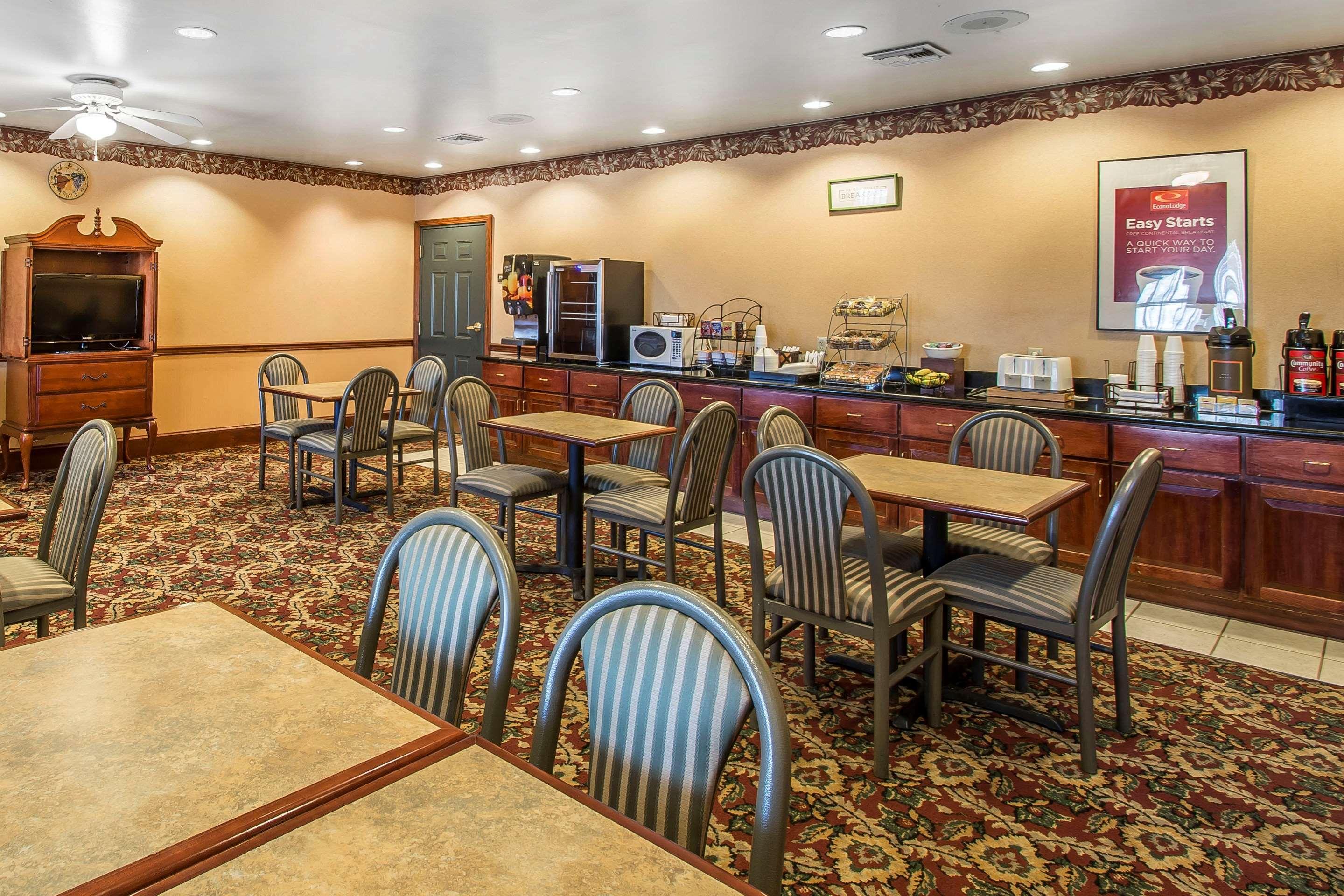 Econo Lodge Inn & Suites Marianna Exterior photo