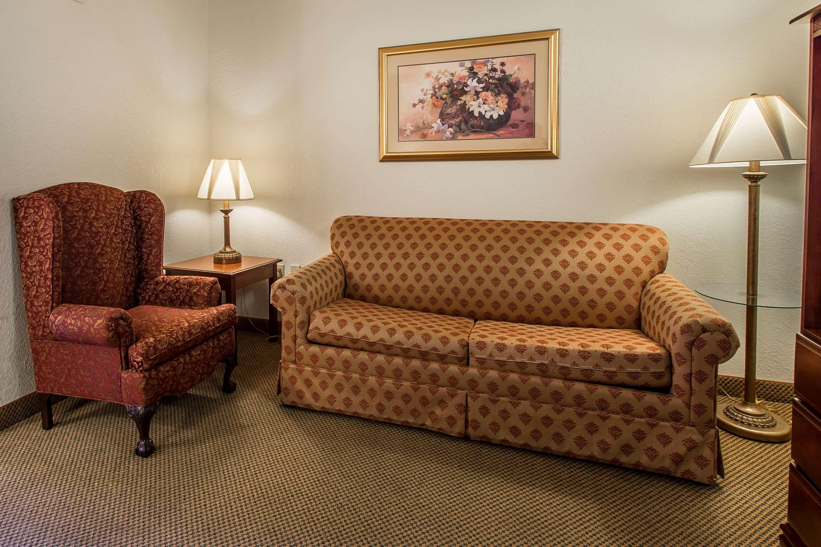 Econo Lodge Inn & Suites Marianna Exterior photo