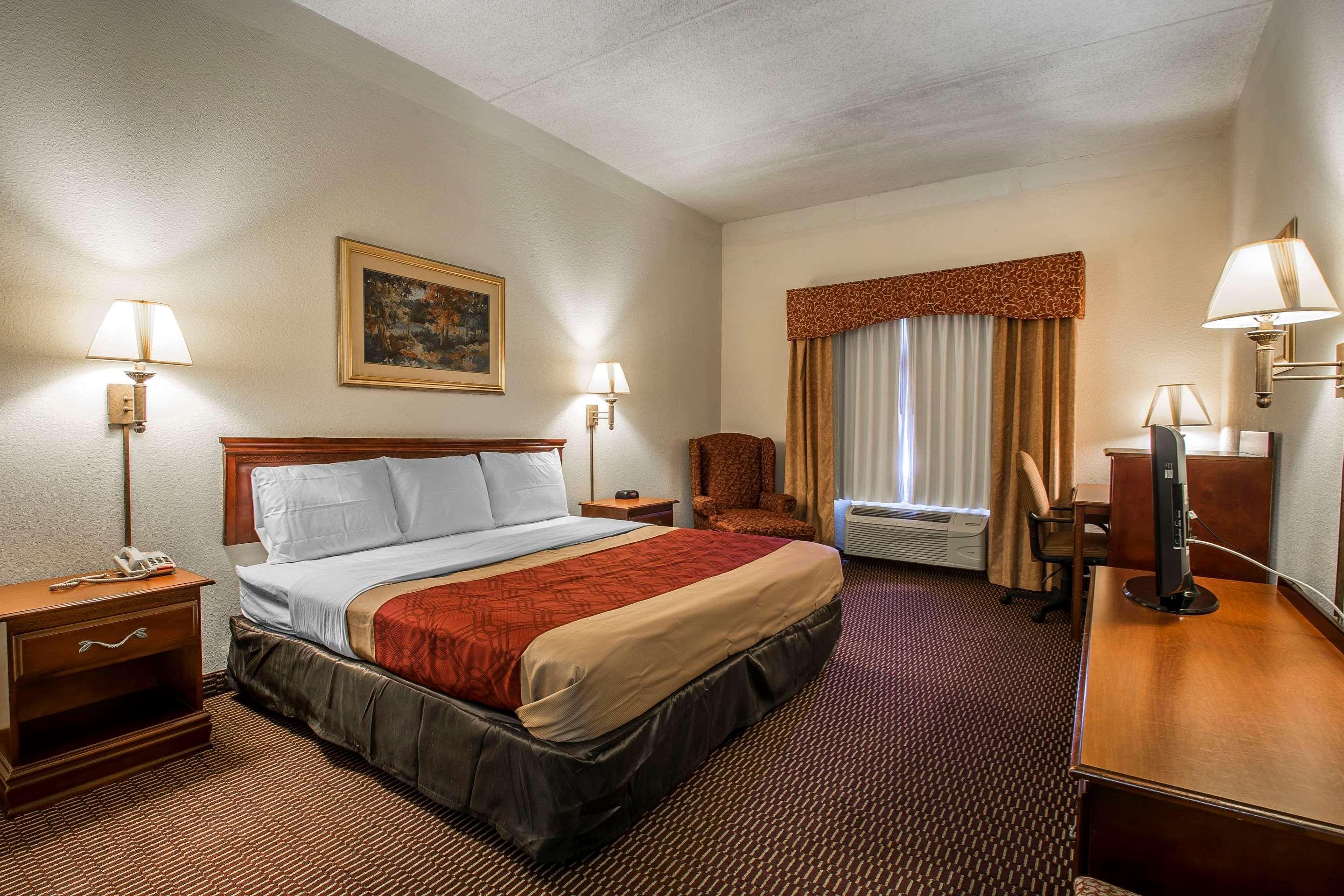 Econo Lodge Inn & Suites Marianna Exterior photo