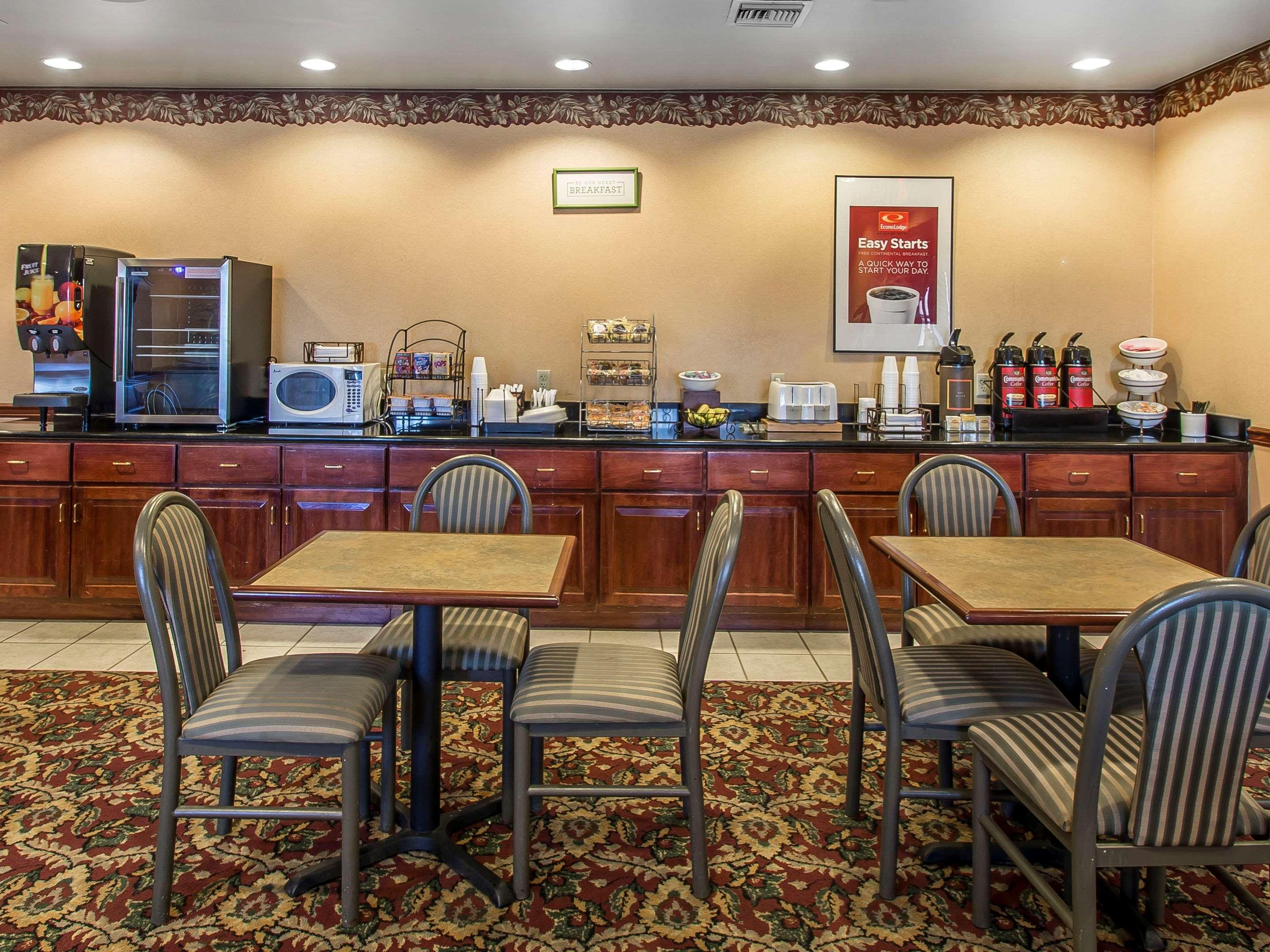 Econo Lodge Inn & Suites Marianna Exterior photo