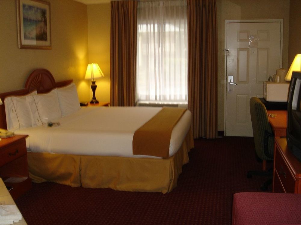 Econo Lodge Inn & Suites Marianna Room photo